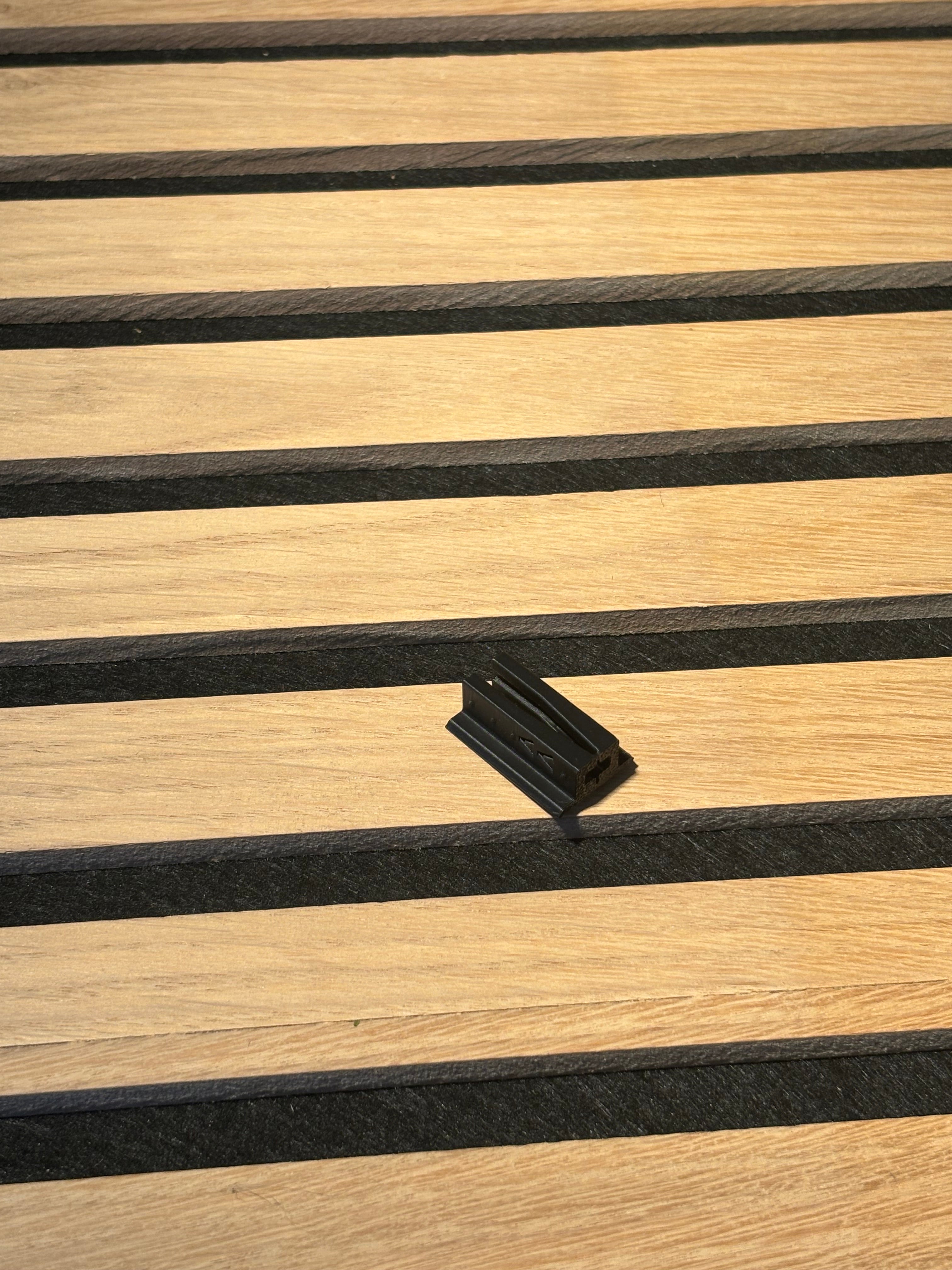 Zusätzliche Montagesclips