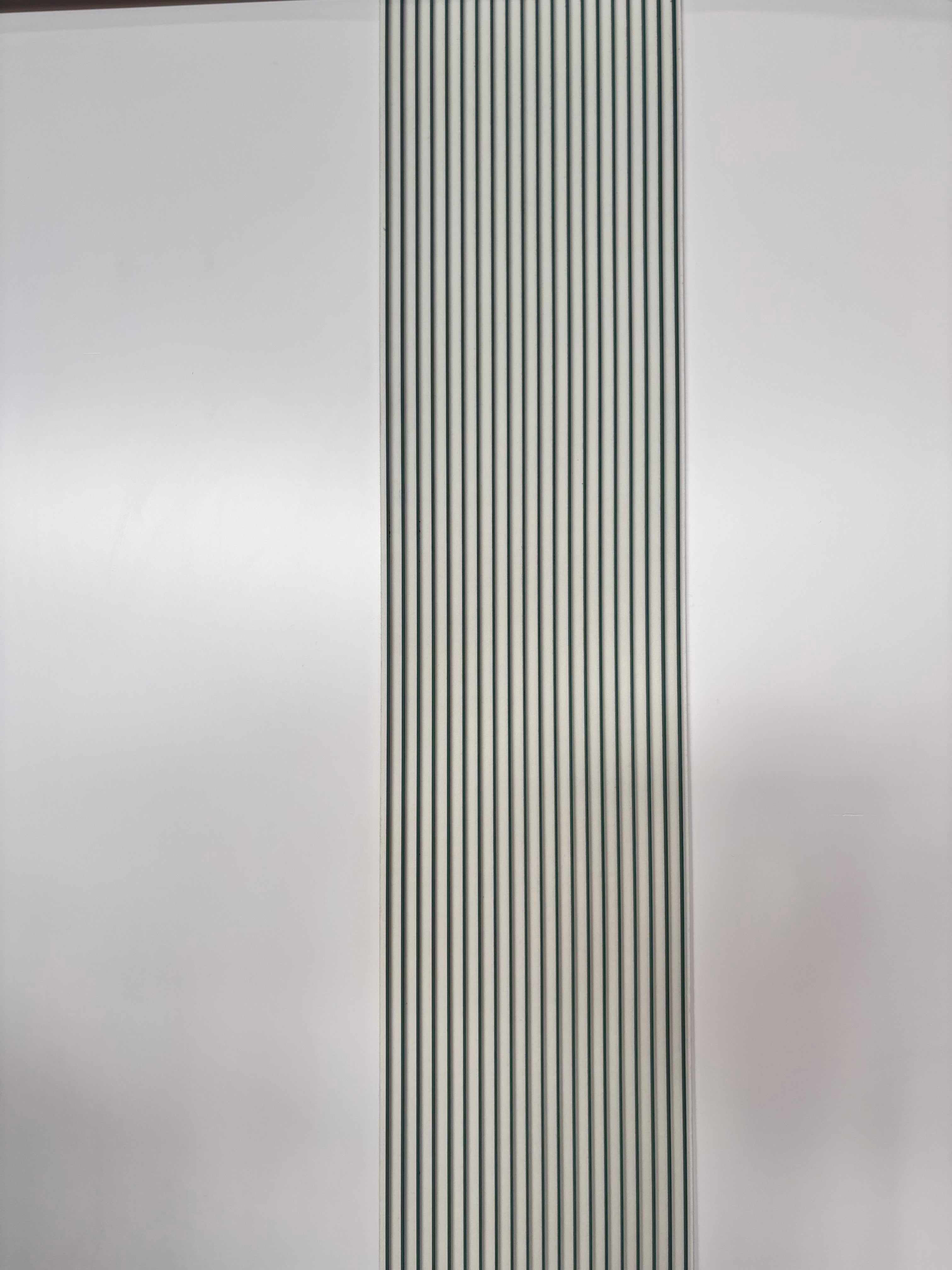 VertiLine - Dark Green & White