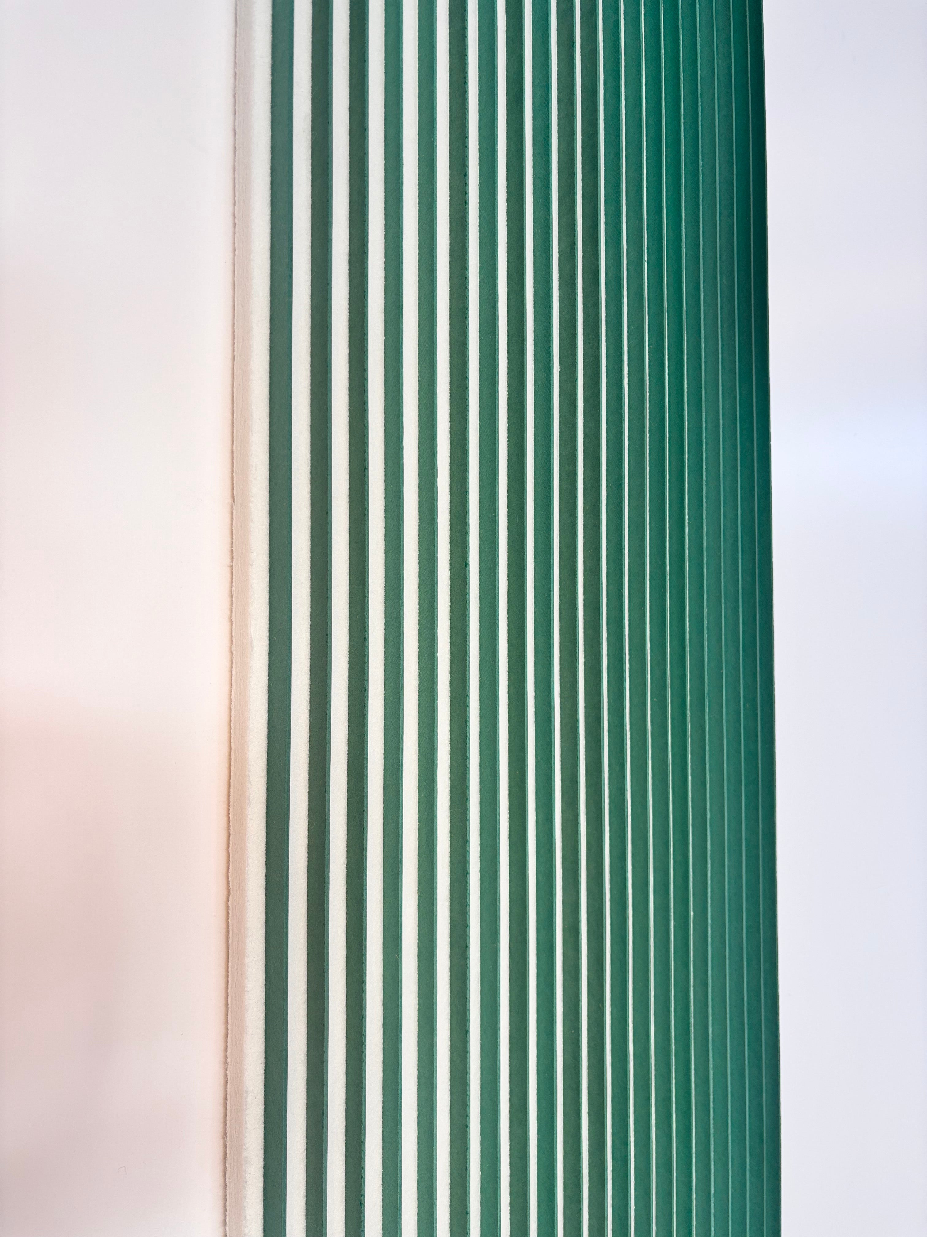 VertiLine - Dark Green & White